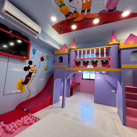 Fun Holiday Family Hostel Tainan Eksteriør billede