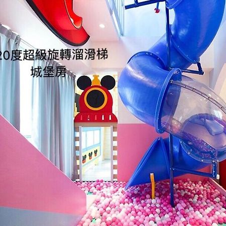 Fun Holiday Family Hostel Tainan Eksteriør billede