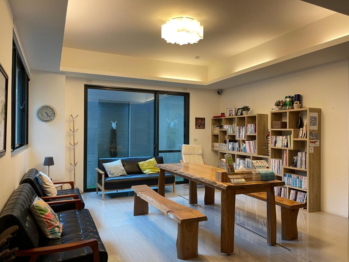 Fun Holiday Family Hostel Tainan Eksteriør billede
