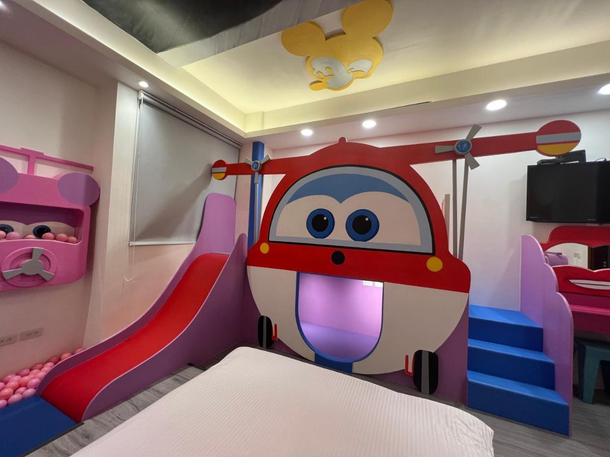 Fun Holiday Family Hostel Tainan Eksteriør billede