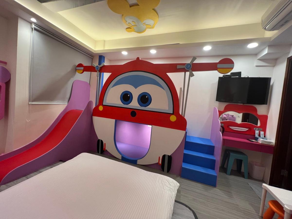 Fun Holiday Family Hostel Tainan Eksteriør billede
